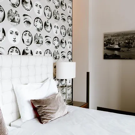 New York By Westcord Hotel