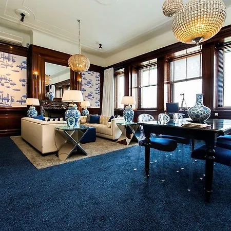 New York By Westcord Hotel